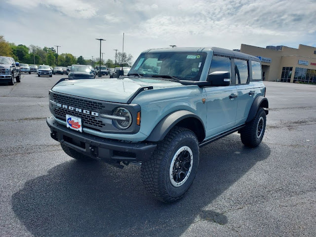 2024 Ford BRONCO Badlands