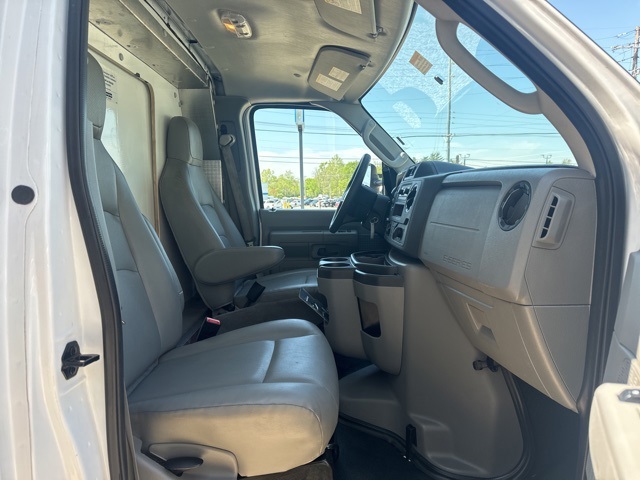 2022 Ford E-350SD Base