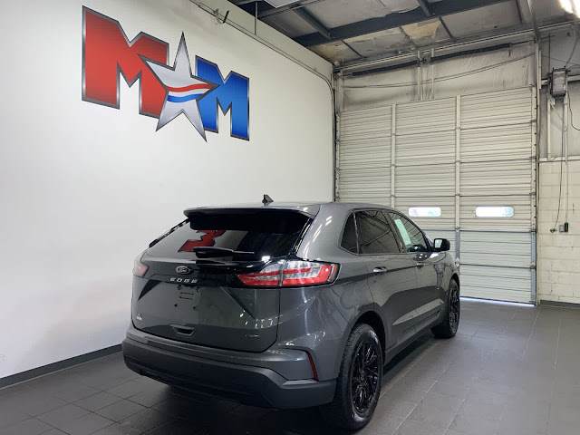 2021 Ford Edge SE