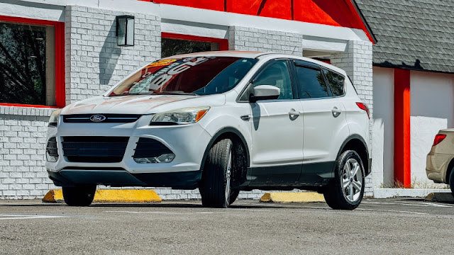 2015 Ford Escape FWD 4dr SE