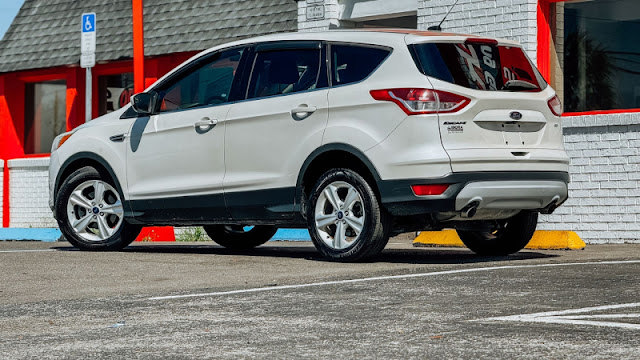 2015 Ford Escape FWD 4dr SE