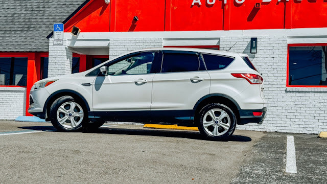 2015 Ford Escape FWD 4dr SE