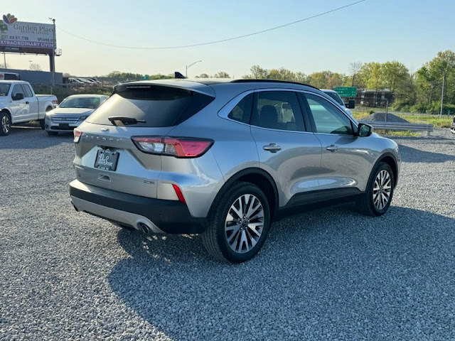 2022 Ford Escape Titanium Hybrid