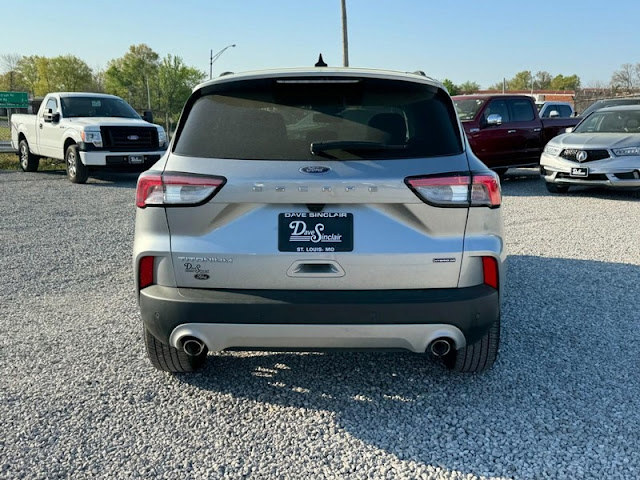 2022 Ford Escape Titanium Hybrid