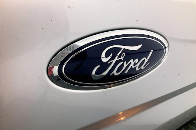 2015 Ford F-150 XLT 2WD SuperCrew 145
