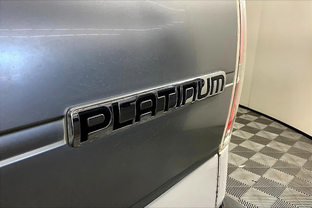 2013 Ford F-150 Platinum 4WD SuperCrew 145