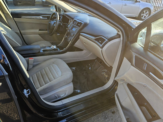 2017 Ford Fusion SE 4dr Sedan