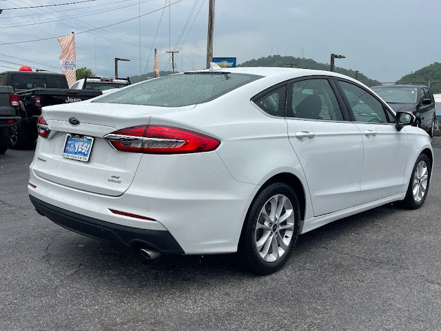 2020 Ford Fusion SE