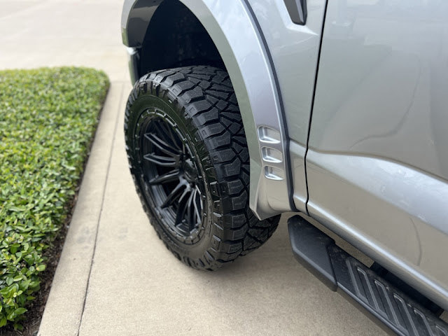 2023 Ford LIFTED F-150 XLT