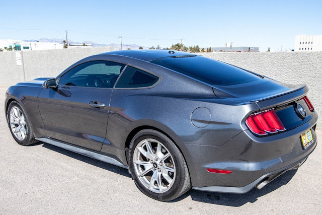 2015 Ford Mustang 2dr Fastback EcoBoost Premium