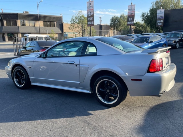 2002 Ford Mustang GT Deluxe