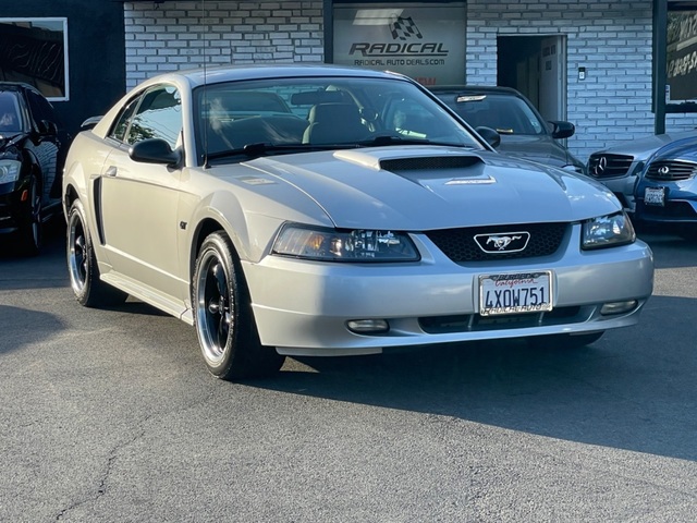 2002 Ford Mustang GT Deluxe