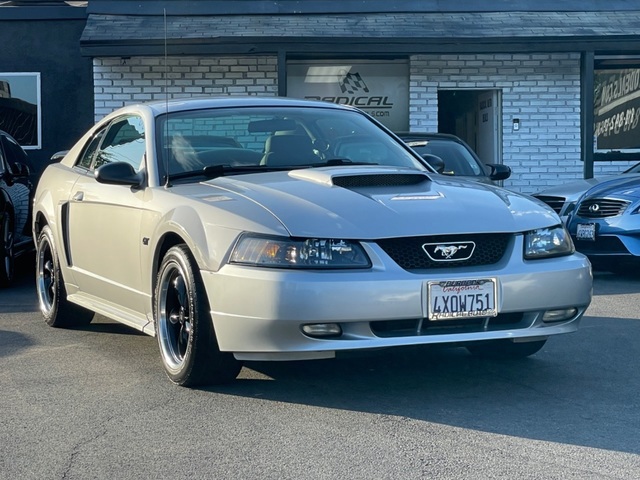 2002 Ford Mustang GT Deluxe