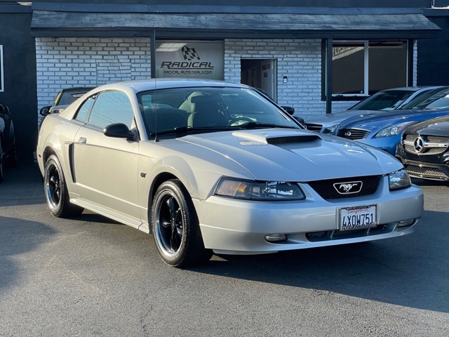 2002 Ford Mustang GT Deluxe