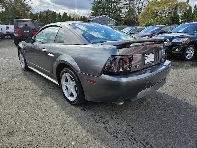 2004 Ford Mustang GT Deluxe 2dr Fastback
