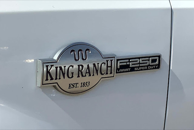 2006 Ford Super Duty F-250 King Ranch Crew Cab 156 4WD