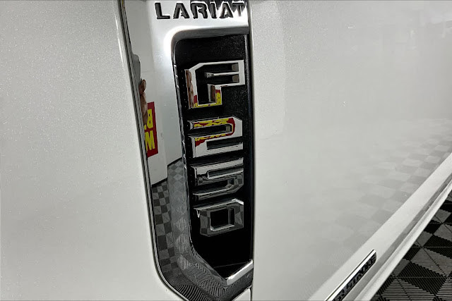 2021 Ford Super Duty F-250 SRW LARIAT 4WD Crew Cab 6.75&#039; Box
