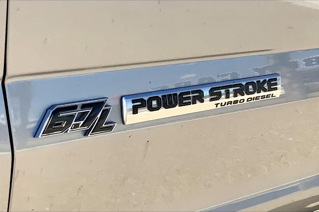 2022 Ford Super Duty F-250 SRW Platinum 4WD Crew Cab 6.75&#039; Box