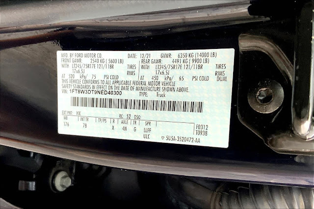 2022 Ford Super Duty F-350 DRW Platinum 4WD Crew Cab 8&#039; Box