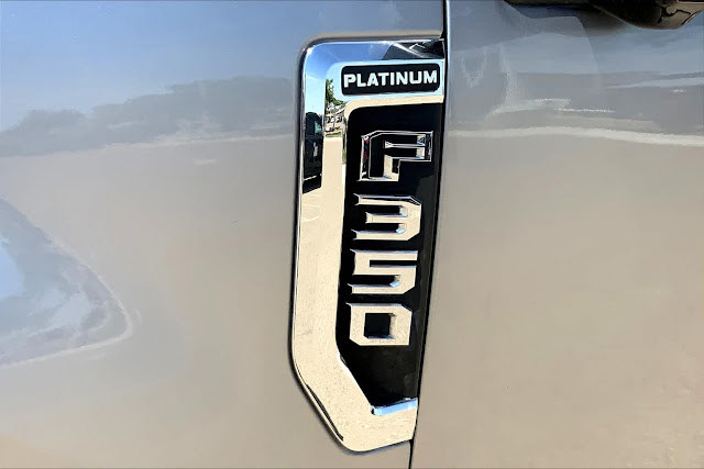 2020 Ford Super Duty F-350 SRW Platinum 4WD Crew Cab 6.75&#039; Box