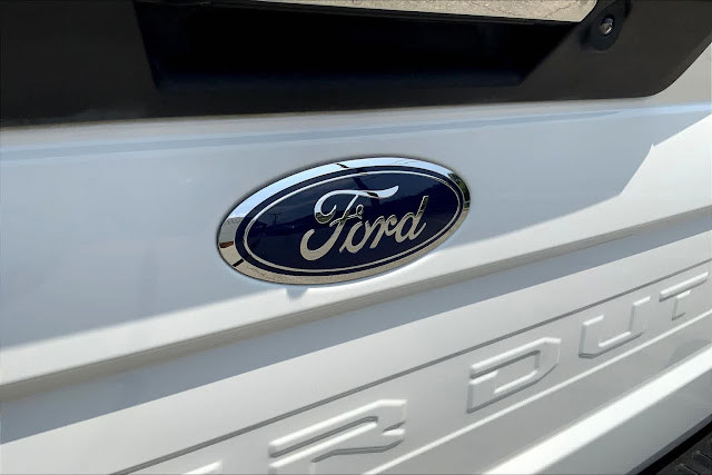 2020 Ford Super Duty F-350 SRW LARIAT 4WD Crew Cab 6.75&#039; Box