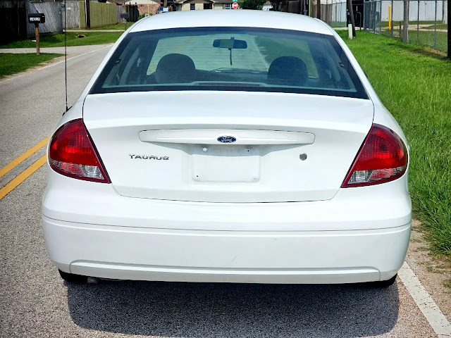 2005 Ford Taurus SE