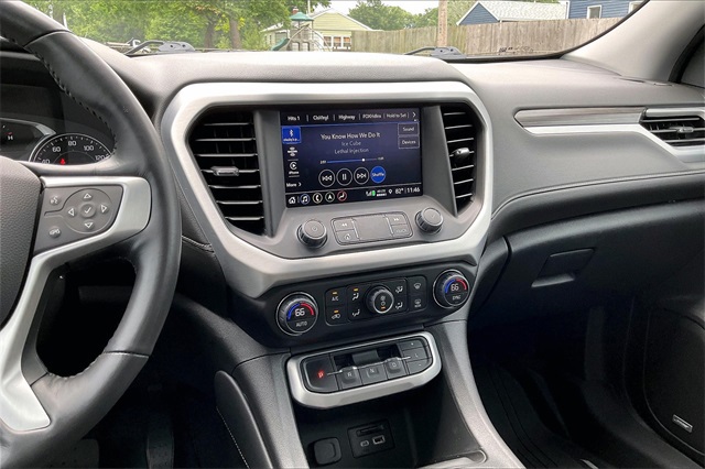 2022 GMC Acadia SLT