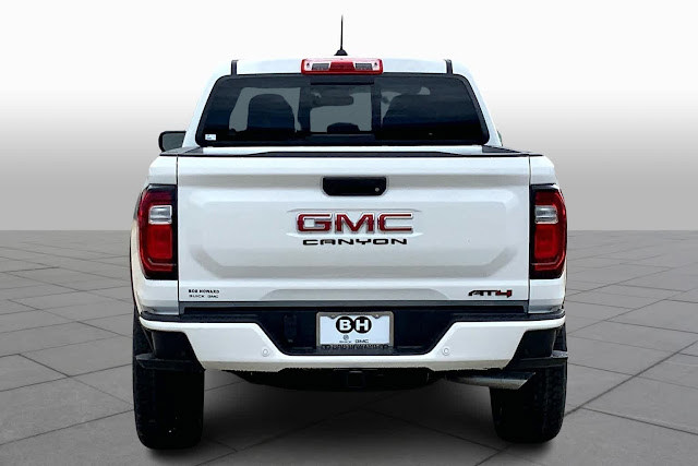 2024 GMC Canyon 4WD AT4 Crew Cab
