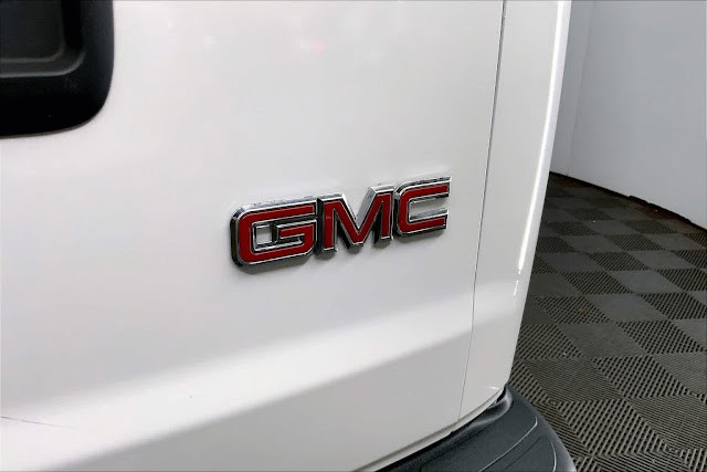 2020 GMC Savana Base