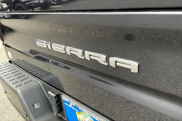 2022 GMC Sierra 1500 AT4 4WD Crew Cab 147