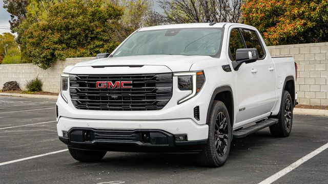 2024 GMC Sierra 1500 Elevation