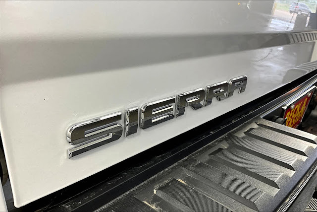 2018 GMC Sierra 1500 SLT 4WD Crew Cab 143.5