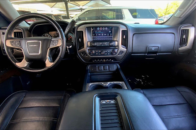 2018 GMC Sierra 1500 Denali 4WD Crew Cab 143.5