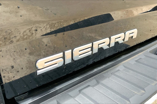 2015 GMC Sierra 1500 SLE 4WD Crew Cab 143.5