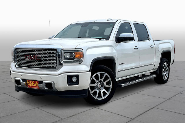 2015 GMC Sierra 1500 Denali 4WD Crew Cab 143.5