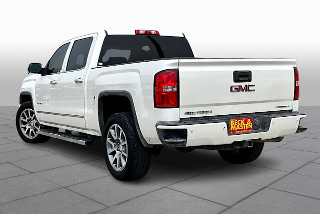 2015 GMC Sierra 1500 Denali 4WD Crew Cab 143.5