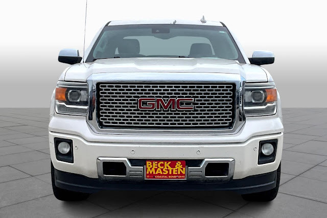 2015 GMC Sierra 1500 Denali 4WD Crew Cab 143.5