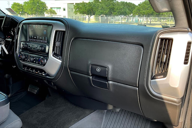 2017 GMC Sierra 2500HD SLE 4WD Crew Cab 153.7