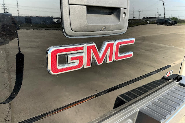 2017 GMC Sierra 2500HD SLE 4WD Crew Cab 153.7