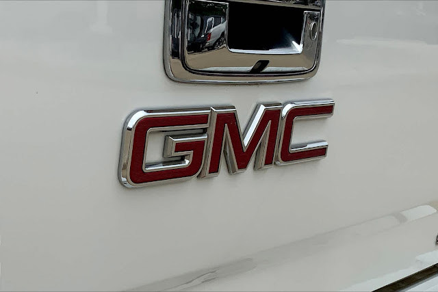 2015 GMC Sierra 2500HD SLE 4WD Crew Cab 153.7