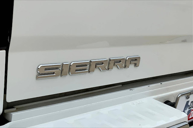 2015 GMC Sierra 2500HD SLE 4WD Crew Cab 153.7