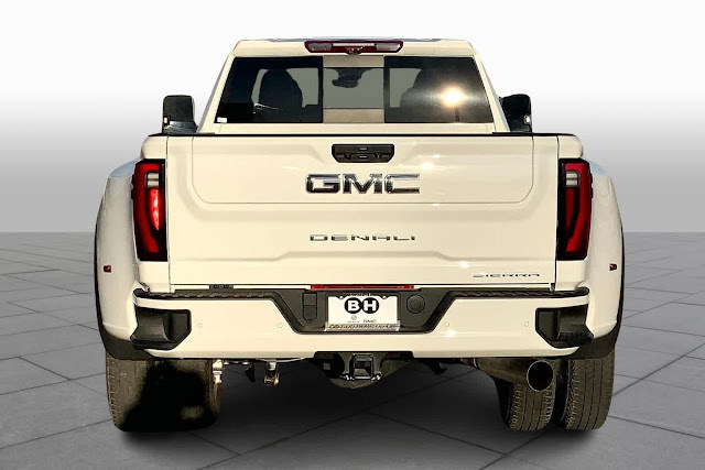 2024 GMC Sierra 3500HD Denali Ultimate 4WD Crew Cab 172