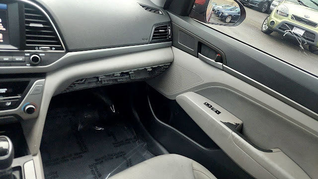 2017 Hyundai Elantra GT Base 4dr Hatchback 6A