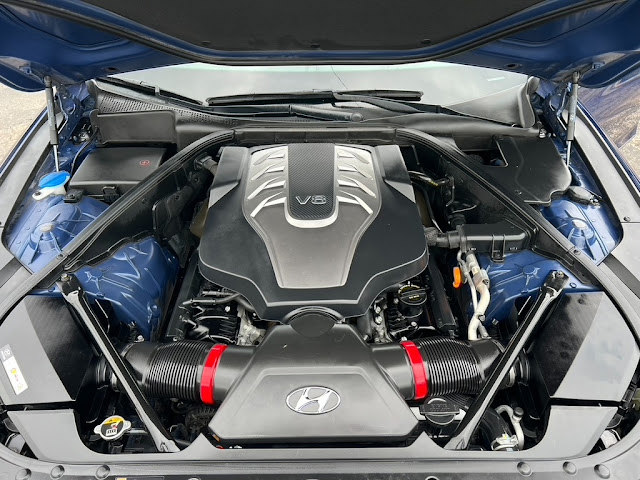 2015 Hyundai Genesis 4dr Sdn V8 5.0L RWD