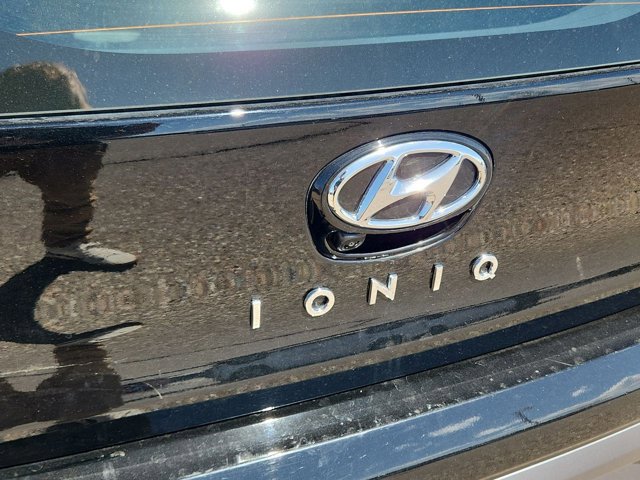 2022 Hyundai IONIQ Hybrid SE