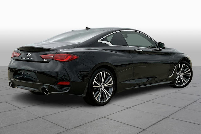 2022 Infiniti Q60 LUXE