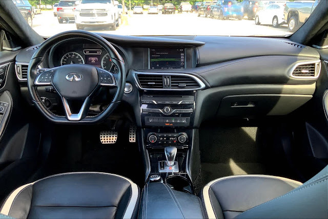 2018 Infiniti QX30 Sport