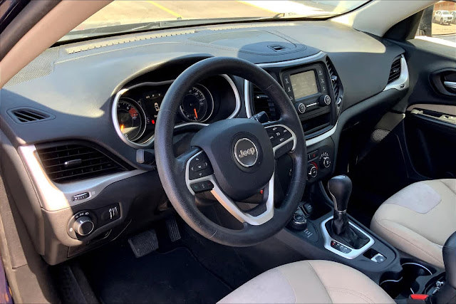 2016 Jeep Cherokee Sport