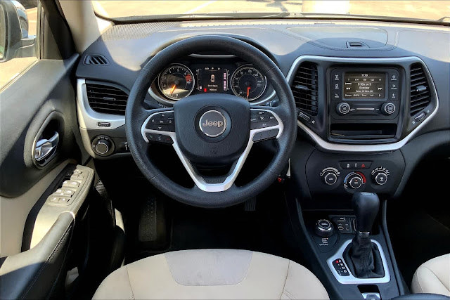 2016 Jeep Cherokee Sport