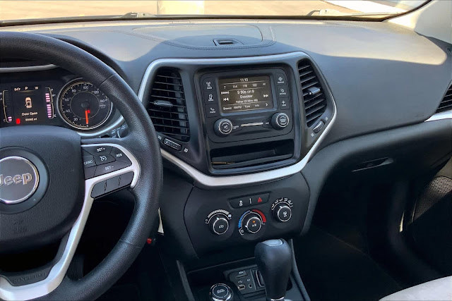 2016 Jeep Cherokee Sport